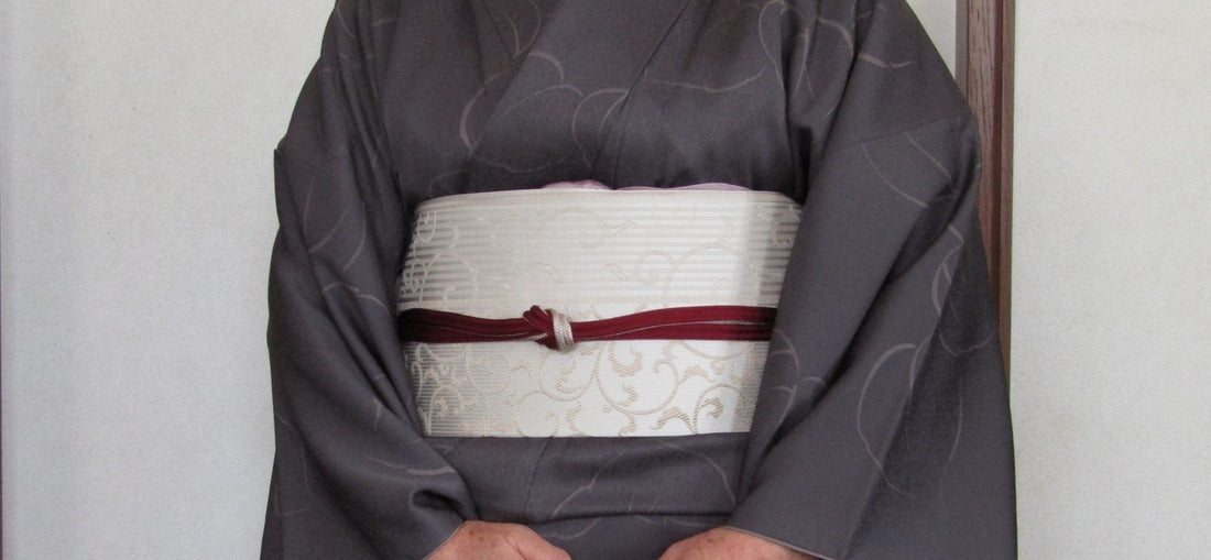 帯留作ってるのに反省：丹田で紐を結ぶといいよと言ったけど訂正させてください
