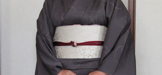 帯留作ってるのに反省：丹田で紐を結ぶといいよと言ったけど訂正させてください